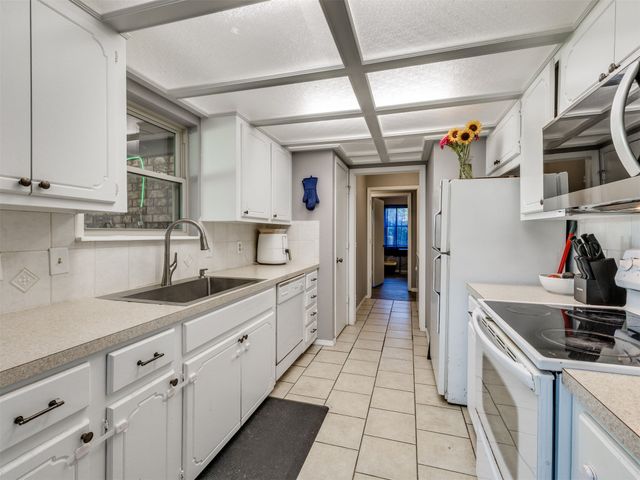 204 W Seward Avenue, Sand Springs, OK 74063