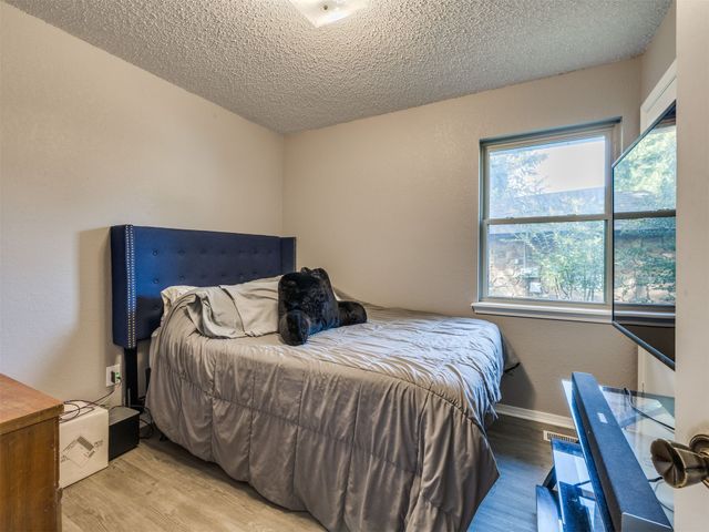 204 W Seward Avenue, Sand Springs, OK 74063