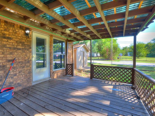 204 W Seward Avenue, Sand Springs, OK 74063