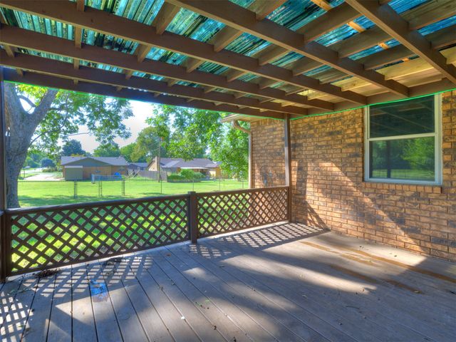 204 W Seward Avenue, Sand Springs, OK 74063