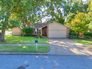 204 W Seward Avenue, Sand Springs, OK 74063