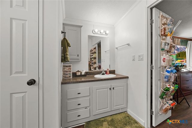 2850 Woodrow Center Road, Kingsbury, TX 78638