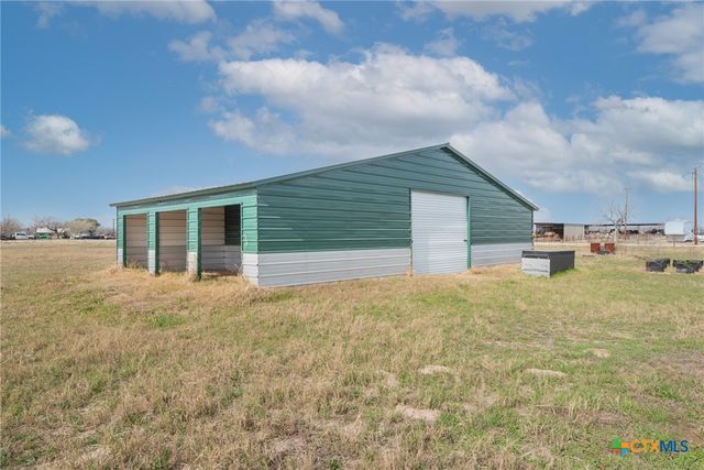 2850 Woodrow Center Road, Kingsbury, TX 78638