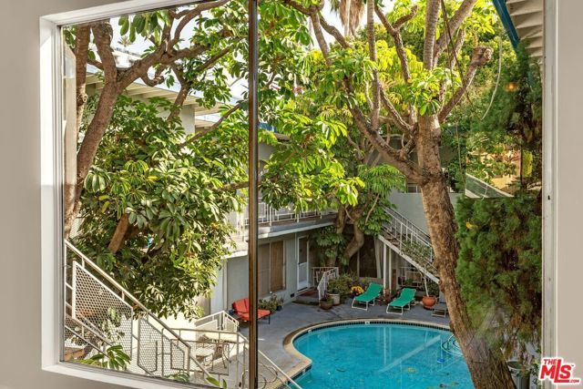 941 N San Vicente Boulevard 5, West Hollywood, CA 90069