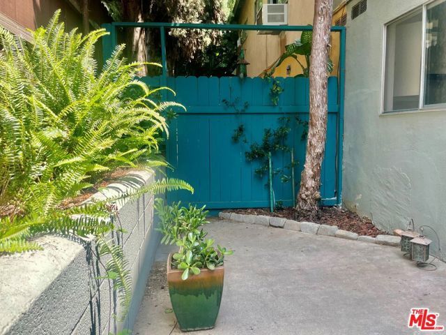 941 N San Vicente Boulevard 5, West Hollywood, CA 90069