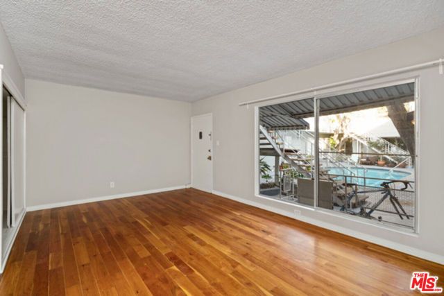 941 N San Vicente Boulevard 5, West Hollywood, CA 90069