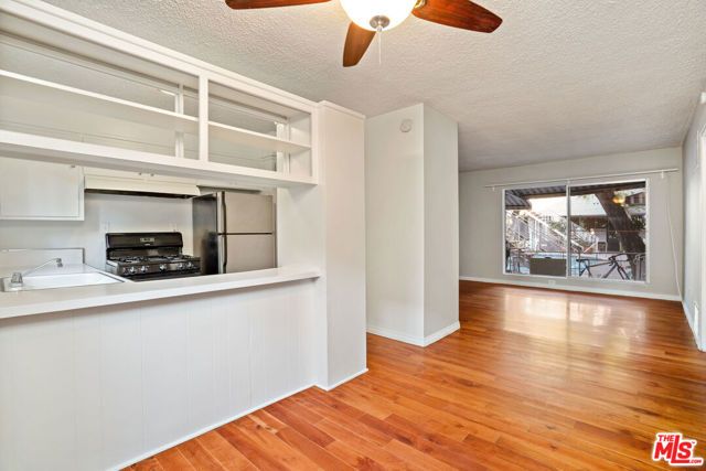 941 N San Vicente Boulevard 5, West Hollywood, CA 90069