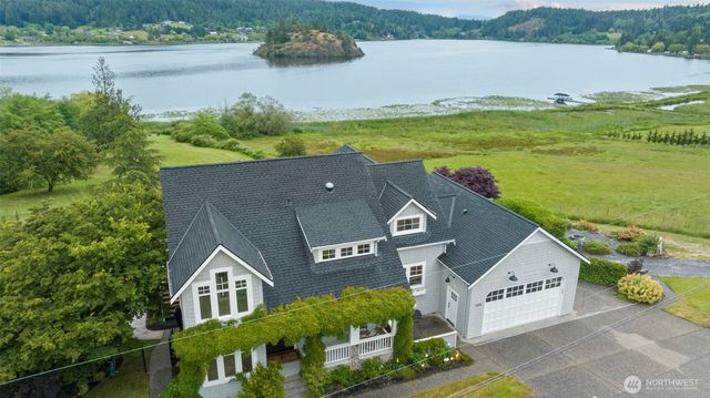 5663 S Campbell Lake Road, Anacortes, WA 98221