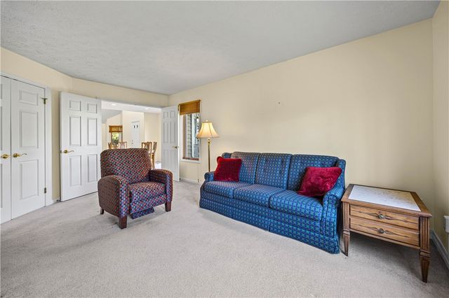 15 Legacy Oak Trail, Henrietta, NY 14534