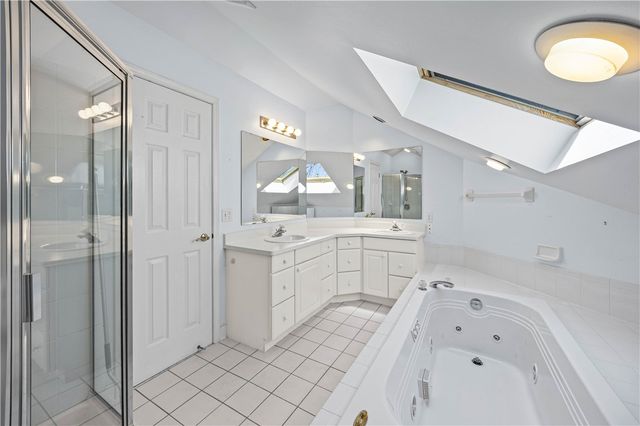 15 Legacy Oak Trail, Henrietta, NY 14534