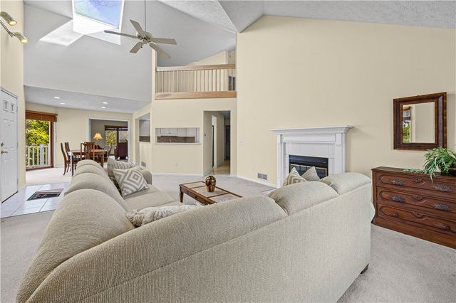 15 Legacy Oak Trail, Henrietta, NY 14534