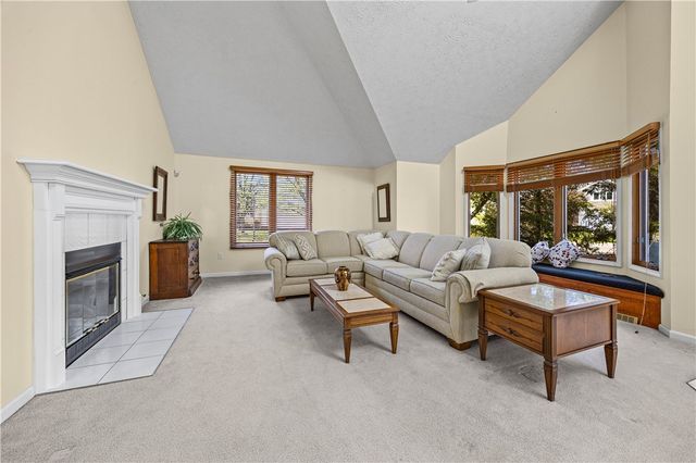 15 Legacy Oak Trail, Henrietta, NY 14534