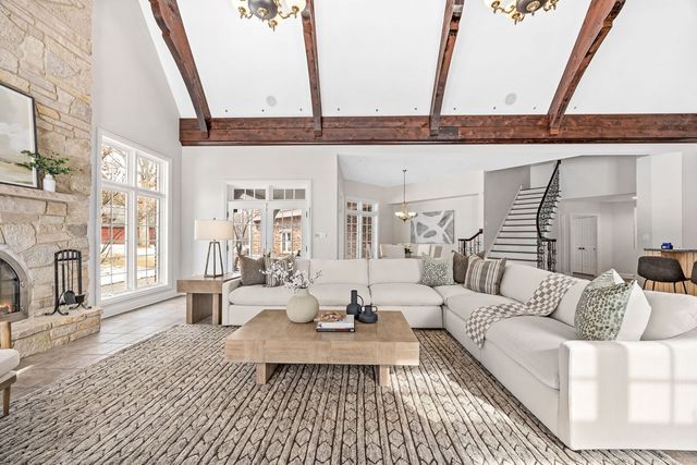 7S460 Donwood Drive, Naperville, IL 60540