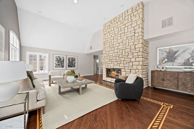 7S460 Donwood Drive, Naperville, IL 60540