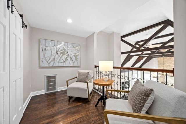 7S460 Donwood Drive, Naperville, IL 60540