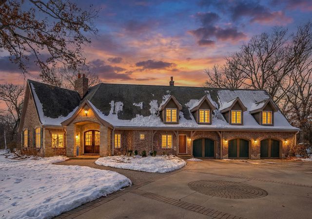 7S460 Donwood Drive, Naperville, IL 60540