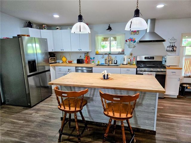 1049 SE 475 RD Road, Knob Noster, MO 65336