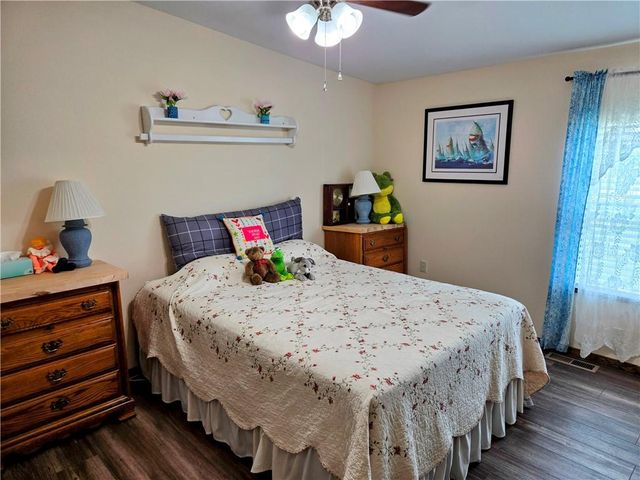 1049 SE 475 RD Road, Knob Noster, MO 65336