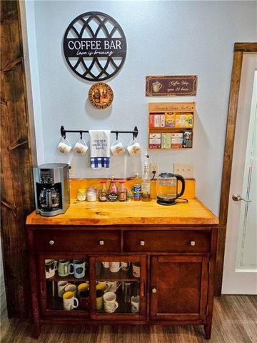 1049 SE 475 RD Road, Knob Noster, MO 65336