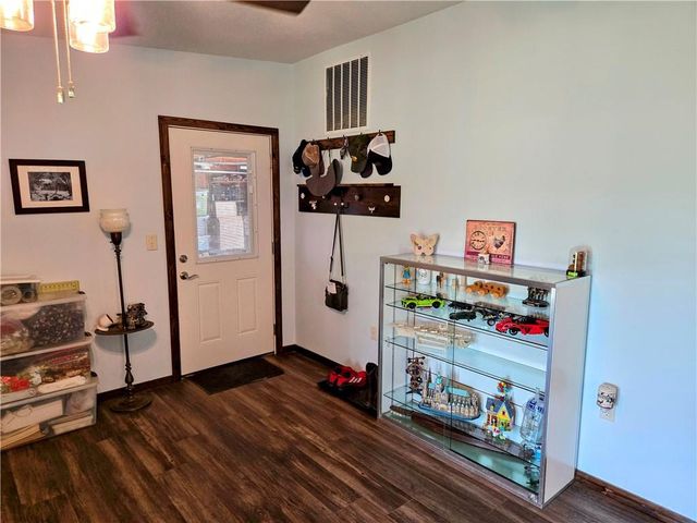 1049 SE 475 RD Road, Knob Noster, MO 65336