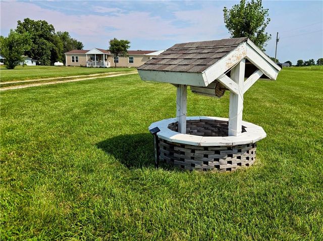 1049 SE 475 RD Road, Knob Noster, MO 65336