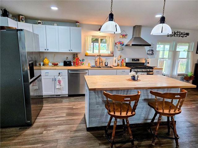 1049 SE 475 RD Road, Knob Noster, MO 65336