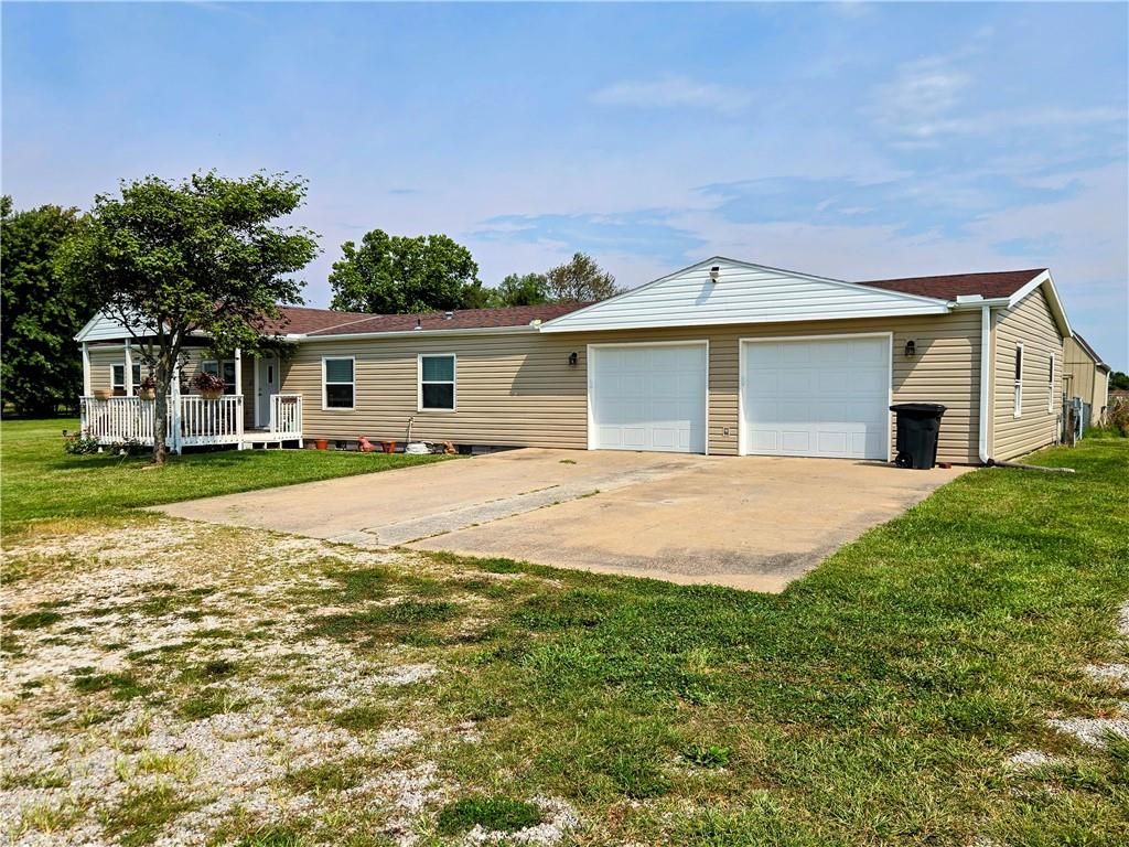 1049 SE 475 RD Road, Knob Noster, MO 65336