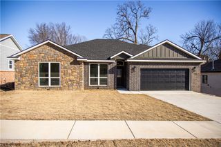 1013 Glass Street, Cave Springs, AR 72718