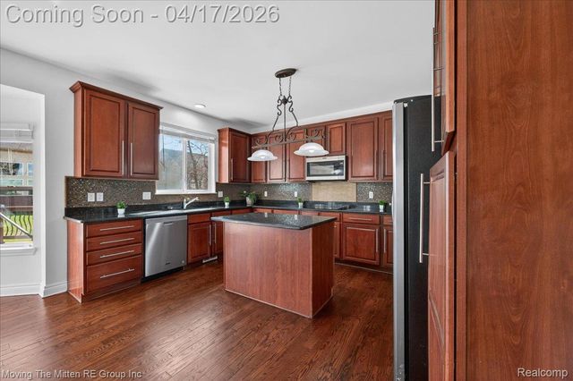 49109 Paloma Drive, Van Buren Charter Township, MI 48111