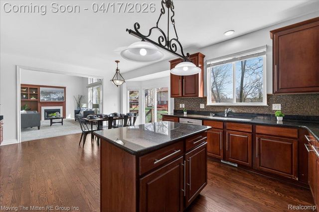 49109 Paloma Drive, Van Buren Charter Township, MI 48111