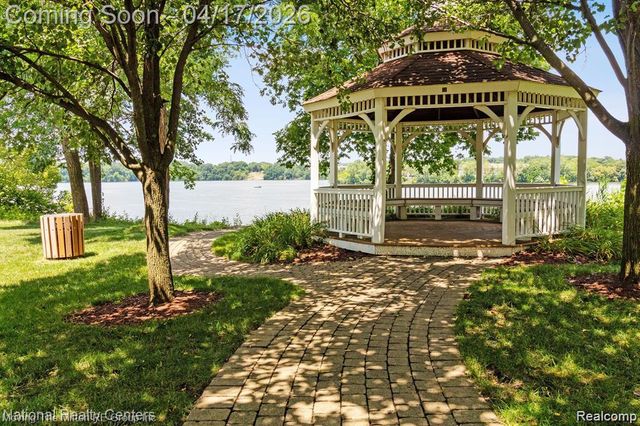 49109 Paloma Drive, Van Buren Charter Township, MI 48111