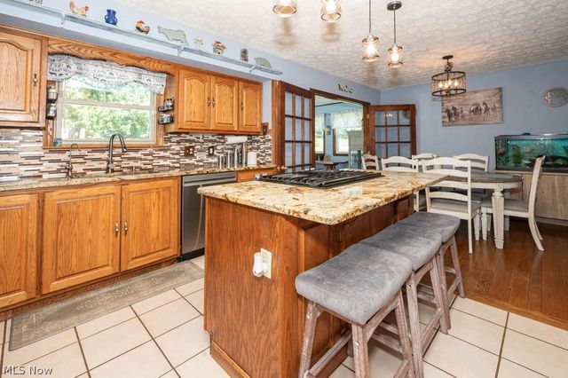 7308 Lake O Springs Avenue NW, North Canton, OH 44720