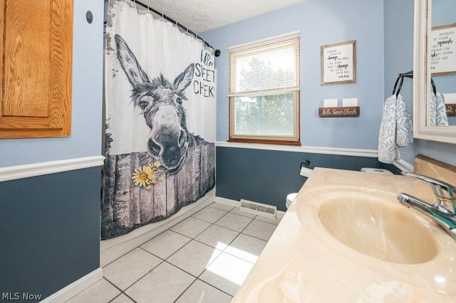 7308 Lake O Springs Avenue NW, North Canton, OH 44720
