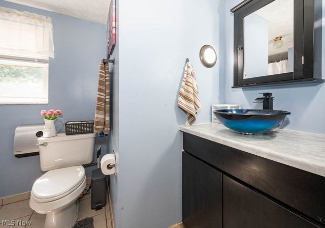 7308 Lake O Springs Avenue NW, North Canton, OH 44720