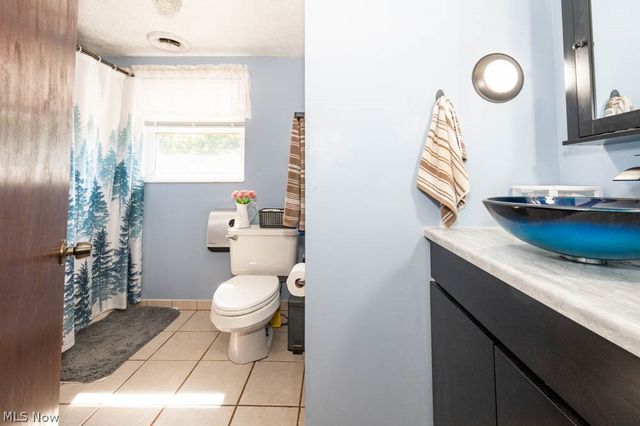 7308 Lake O Springs Avenue NW, North Canton, OH 44720