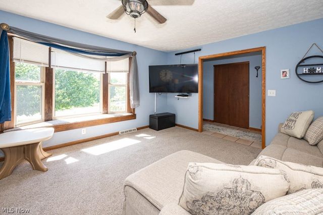 7308 Lake O Springs Avenue NW, North Canton, OH 44720