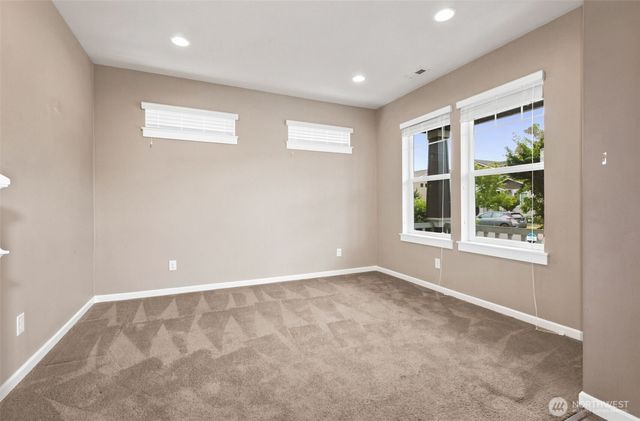 2805 Fiddleback Street NE, Lacey, WA 98516