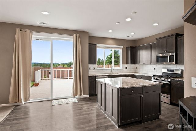 2805 Fiddleback Street NE, Lacey, WA 98516