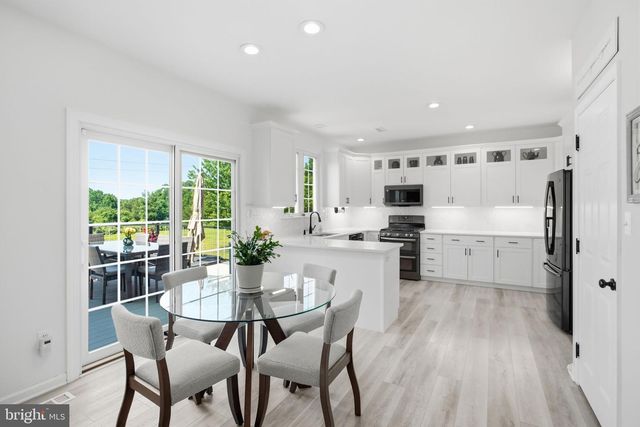 123 RIVERSIDE LN, Coatesville, PA 19320