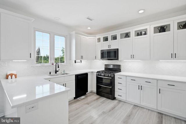 123 RIVERSIDE LN, Coatesville, PA 19320