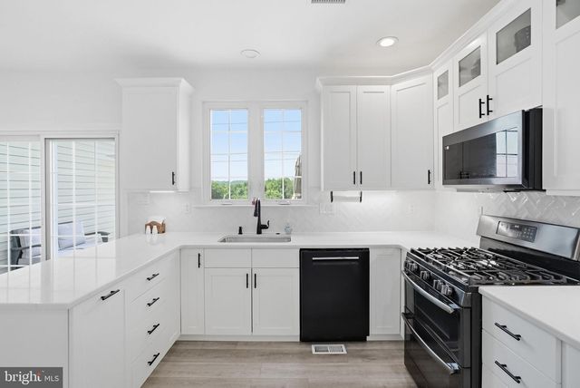 123 RIVERSIDE LN, Coatesville, PA 19320