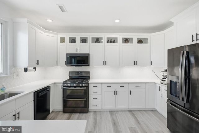 123 RIVERSIDE LN, Coatesville, PA 19320