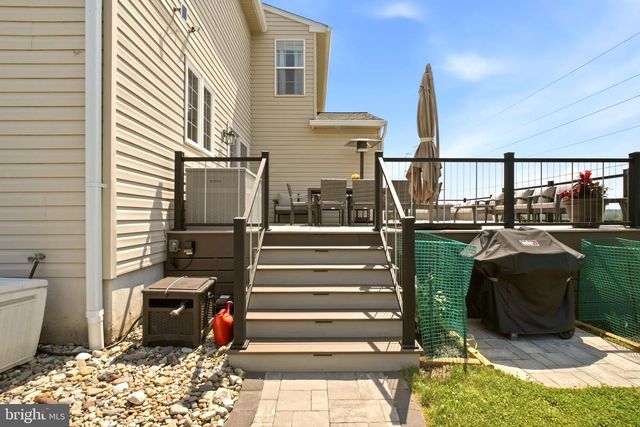123 RIVERSIDE LN, Coatesville, PA 19320