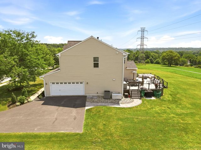 123 RIVERSIDE LN, Coatesville, PA 19320