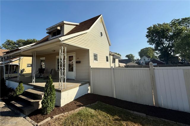 2526 17th Street NE, Canton, OH 44705