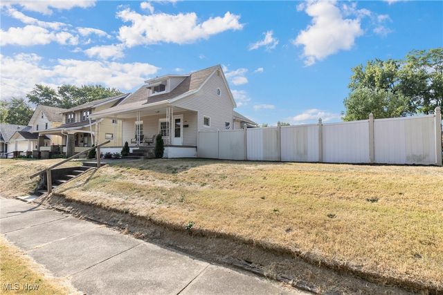 2526 17th Street NE, Canton, OH 44705