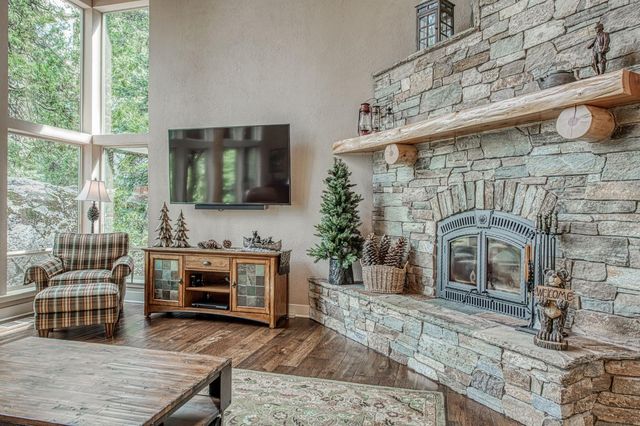 41977 Granite Ridge Road, Shaver Lake, CA 93664