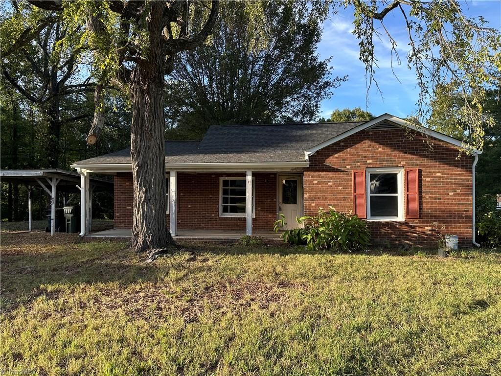 31 Conrad Street, Lexington, NC 27295