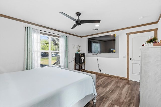1334 E Woods Drive, Kemp, TX 75143