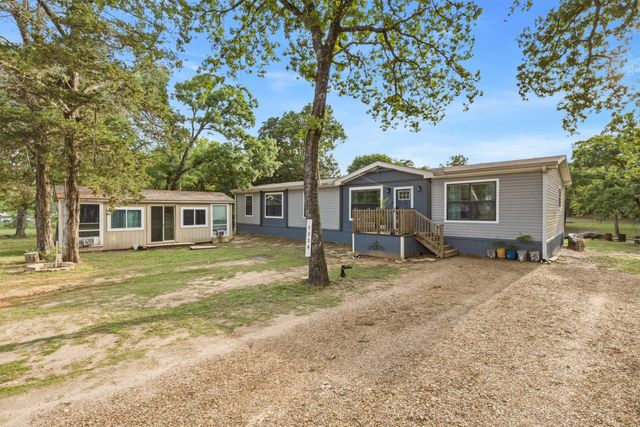 1334 E Woods Drive, Kemp, TX 75143